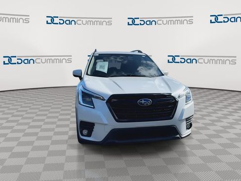 Used 2024 Subaru Forester Premium AWD/4WD image 3