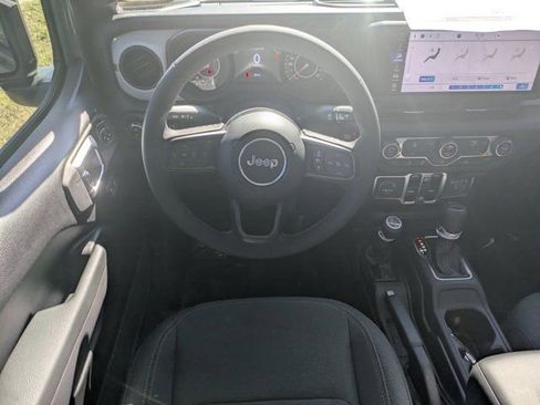 New 2025 Jeep Gladiator Sport image 14