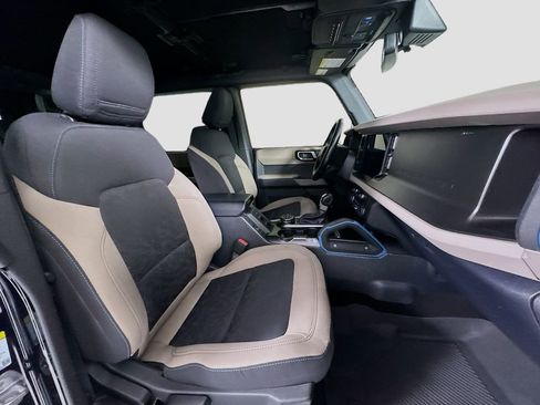 Used 2023 Ford Bronco Wildtrak image 26