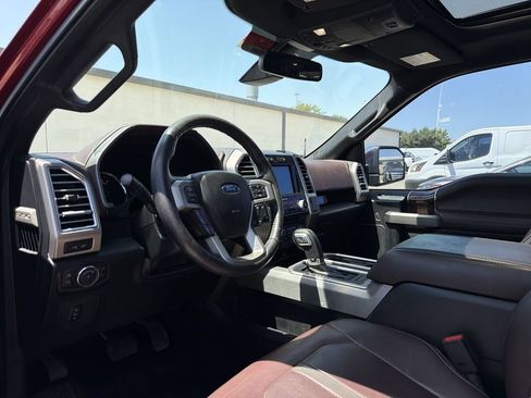 Used 2016 Ford F150 Platinum w/ Equipment Group 701A Luxury AWD/4WD image 6
