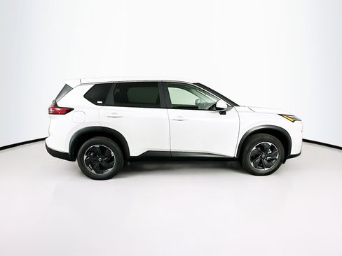 Used 2025 Nissan Rogue SV image 10