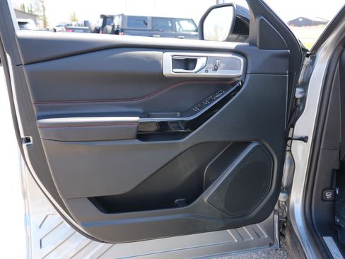 Used 2024 Ford Explorer ST-Line w/ Class IV Trailer Tow Package AWD/4WD image 16