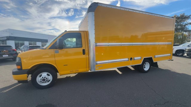 Used 2023 GMC Savana 3500 Extended w/ Power Convenience Package RWD image 4