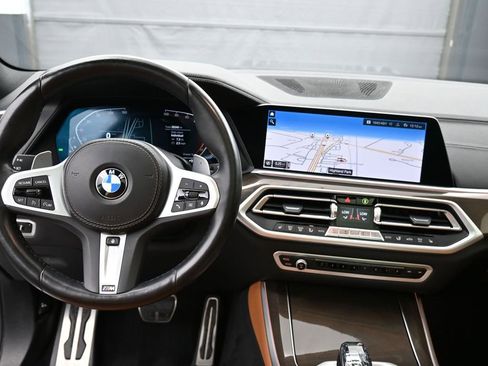 Used 2022 BMW X5 xDrive40i AWD/4WD image 11