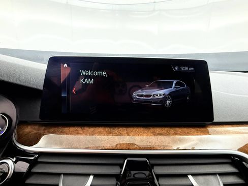 Used 2018 BMW 530i xDrive w/ Premium Package AWD/4WD image 39