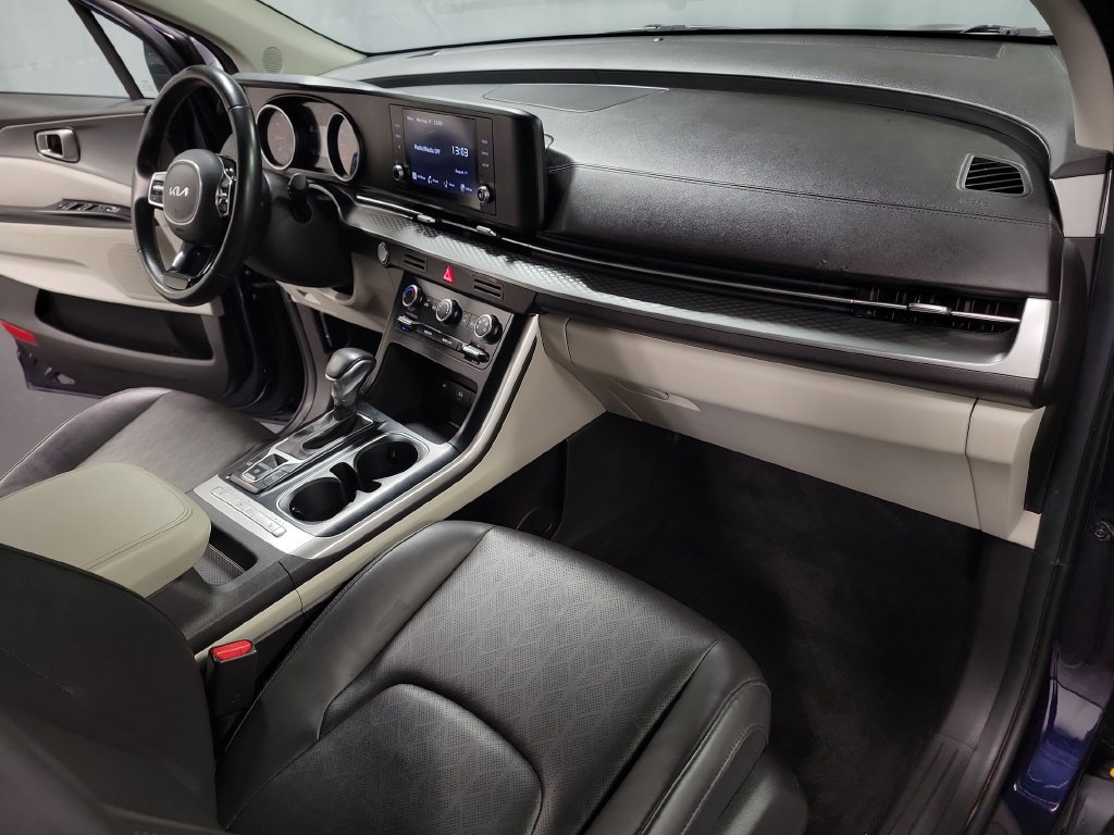 Used 2023 Kia Carnival LX FWD image 36