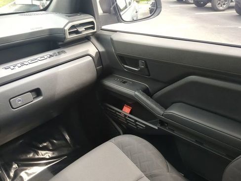 Used 2025 Toyota Tacoma SR image 17