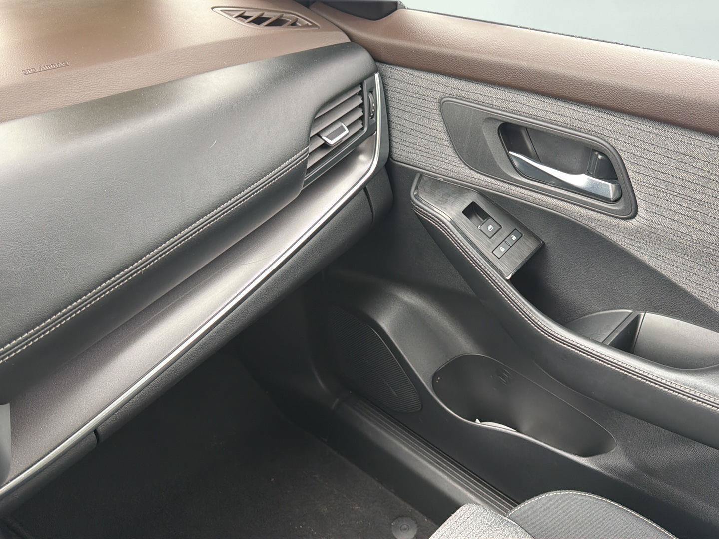 Used 2023 Nissan Rogue SV AWD/4WD image 22