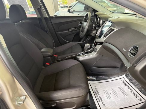 Used 2014 Chevrolet Cruze LT FWD image 30