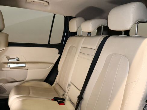 Used 2022 Mercedes-Benz GLB 250 image 16