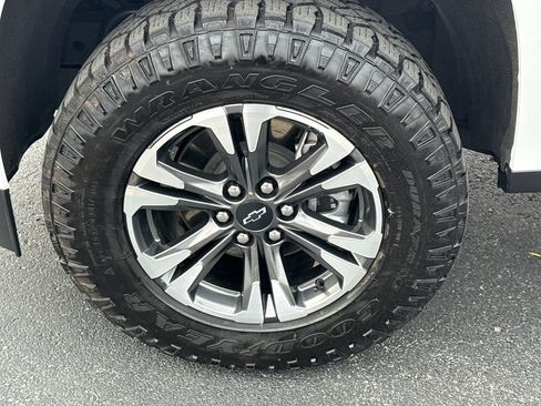 Used 2022 Chevrolet Colorado Z71 image 11