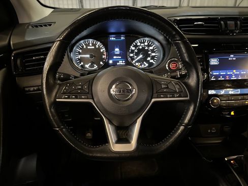 Used 2021 Nissan Rogue Sport SV AWD/4WD image 14