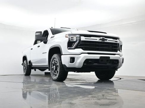 Used 2024 Chevrolet Silverado 2500 LTZ w/ LTZ Plus Package AWD/4WD image 33