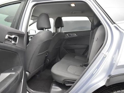 Used 2025 Kia Sportage LX image 15