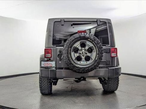 Used 2017 Jeep Wrangler Unlimited Sahara w/ Max Tow Package image 7