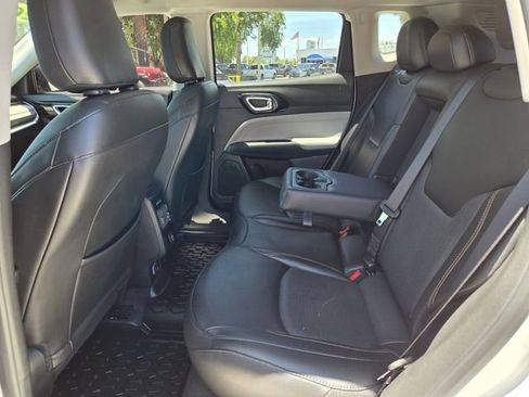 Certified 2022 Jeep Compass Limited AWD/4WD image 14