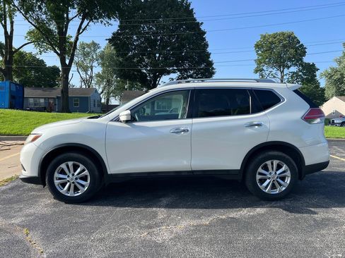 Used 2016 Nissan Rogue SV w/ SV Premium Package AWD/4WD image 2