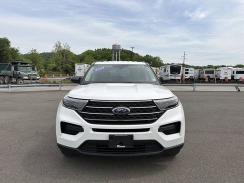 Certified 2022 Ford Explorer XLT w/ Class IV Trailer Tow Package AWD/4WD image 2
