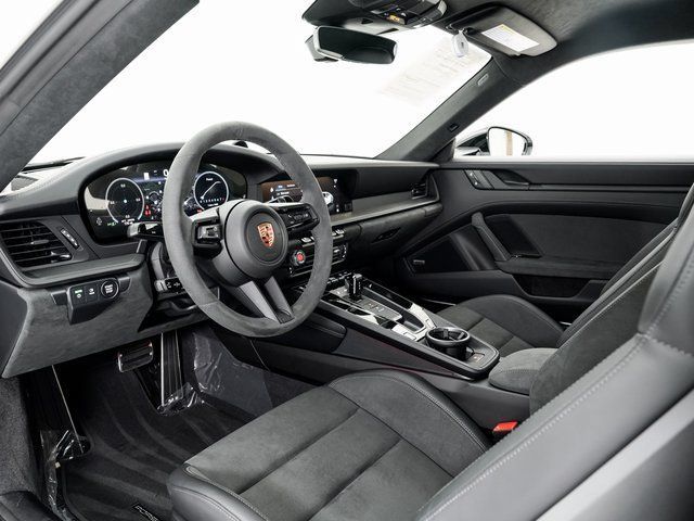 Certified 2025 Porsche 911 Carrera GTS RWD image 4
