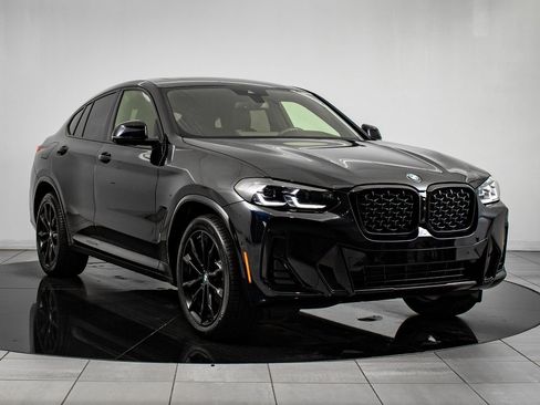 Certified 2025 BMW X4 xDrive30i w/ M Sport Package image 5