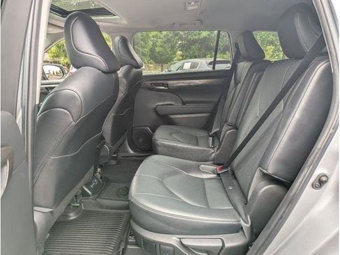 Used 2023 Toyota Highlander Limited AWD/4WD image 74