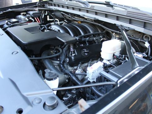 Used 2019 Chevrolet Silverado 1500 LT image 26