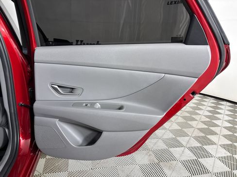 Used 2025 Hyundai Elantra SEL FWD image 27