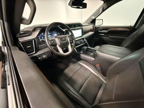 Used 2025 GMC Sierra 1500 Denali AWD/4WD image 2