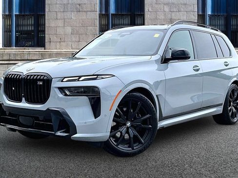 Used 2025 BMW X7 M60i AWD/4WD image 2