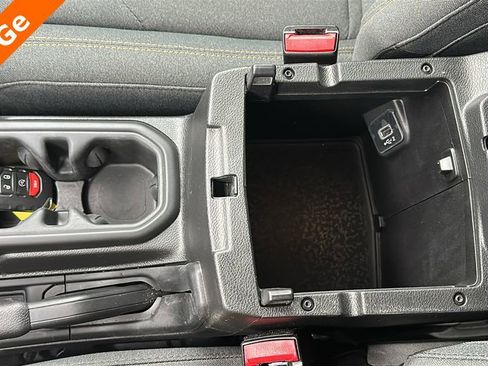 Used 2025 Jeep Wrangler Unlimited Sahara w/ Safety Group image 25