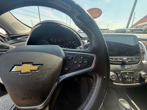 Used 2019 Chevrolet Malibu RS FWD image 21