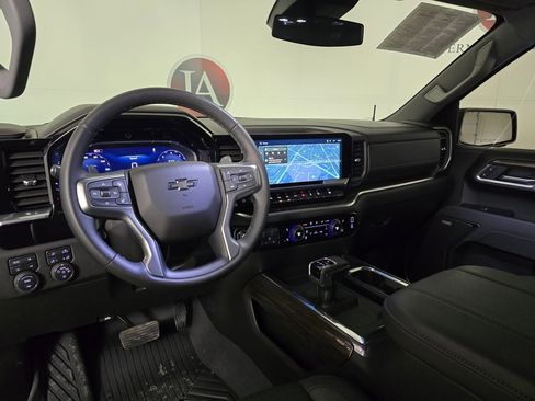 Used 2025 Chevrolet Silverado 1500 RST image 15