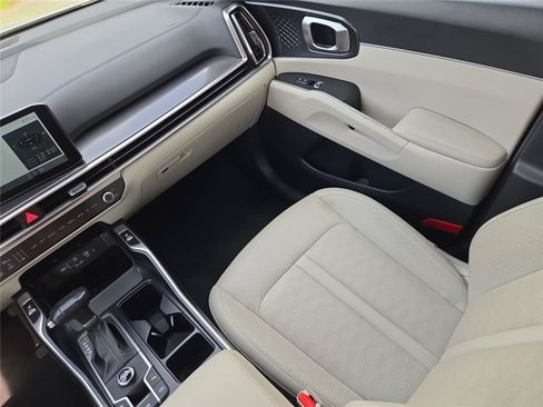 Certified 2025 Kia Sorento S FWD image 35