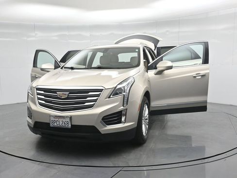 Used 2017 Cadillac XT5 FWD image 29