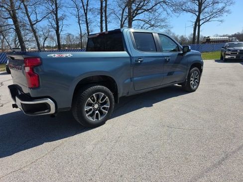 Used 2024 Chevrolet Silverado 1500 LT AWD/4WD image 8