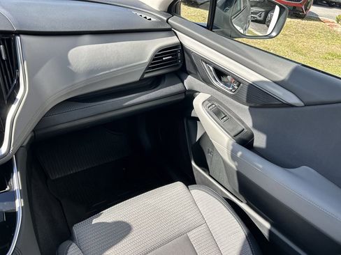 Used 2025 Subaru Outback Premium w/ Popular Package #1A image 17