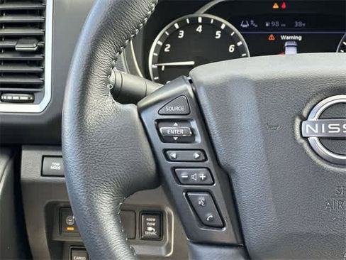 Used 2023 Nissan Frontier SV w/ SV Convenience Package image 8