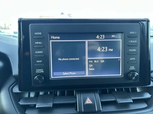 Used 2019 Toyota RAV4 LE image 27