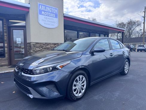 Used 2023 Kia Forte LX image 2