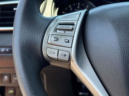 Used 2016 Nissan Rogue SV FWD image 29