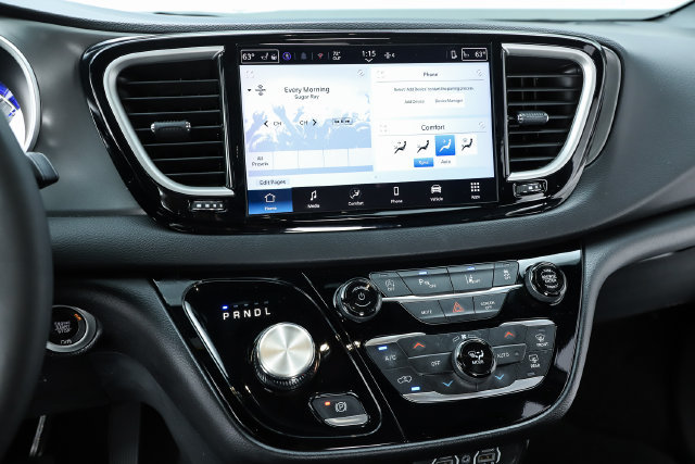 Used 2025 Chrysler Pacifica Select FWD image 28