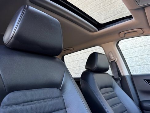 Used 2025 Honda CR-V EX-L image 17