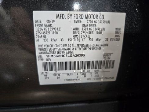 Used 2020 Ford Explorer Platinum w/ Premium Technology Package image 38