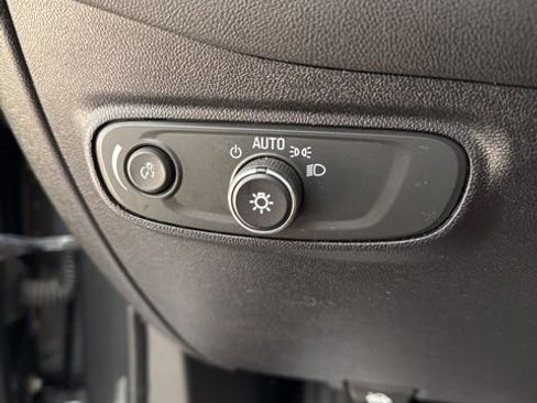 Used 2019 Chevrolet Equinox LT image 17