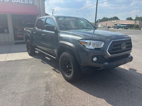 Used 2023 Toyota Tacoma SR5 RWD image 4
