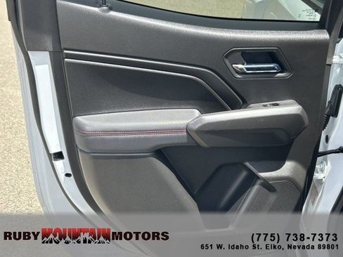 Used 2025 Chevrolet Colorado Z71 AWD/4WD image 18