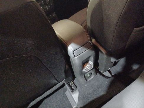 Used 2022 Jeep Renegade Altitude w/ Convenience Group image 22