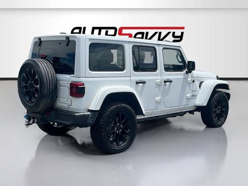 Used 2023 Jeep Wrangler Unlimited Sahara AWD/4WD image 7