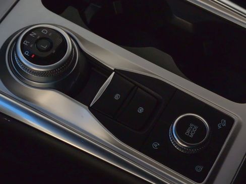 Used 2023 Ford Explorer Limited w/ Limited Technology Package image 26