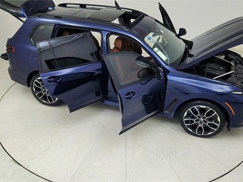 Used 2024 BMW X7 xDrive40i w/ Executive Package image 87